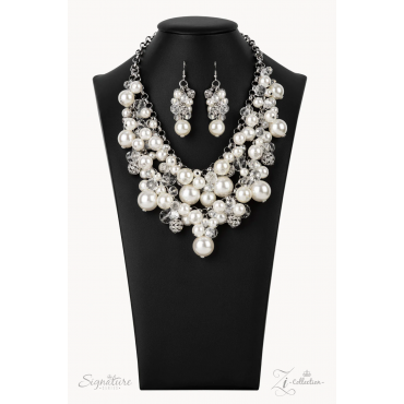 White oversized Pearls Necklace Set